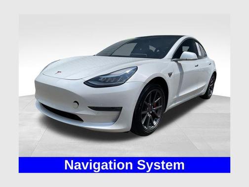 Pearl White Multi-Coat 2019 Tesla Model 3 Mid Range