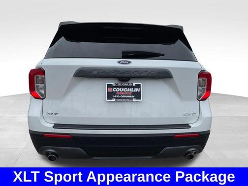 Star White Metallic Tri-Coat 2024 Ford Explorer XLT