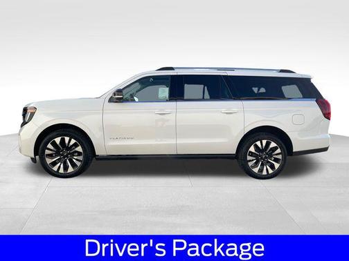 Star White Metallic Tri-Coat 2026 Ford Expedition Max Platinum