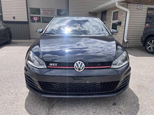 Deep Black Pearl 2017 Volkswagen Golf GTI 2.0T S 4-Door