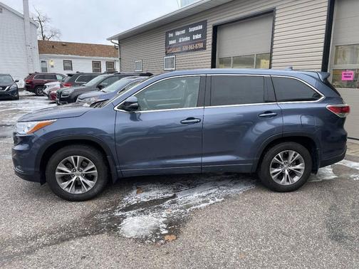 2014 Toyota Highlander LE