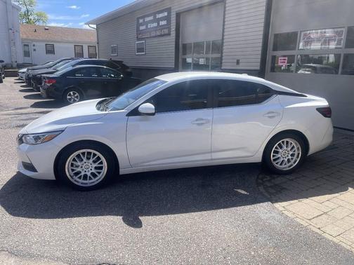 Aspen White TriCoat Pearl 2022 Nissan Sentra SV