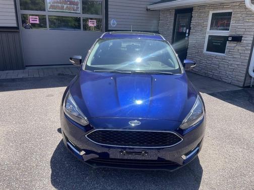 Blue 2017 Ford Focus SEL