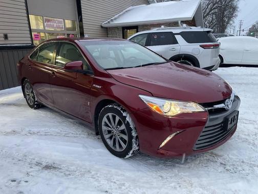 2017 Toyota Camry Hybrid XLE