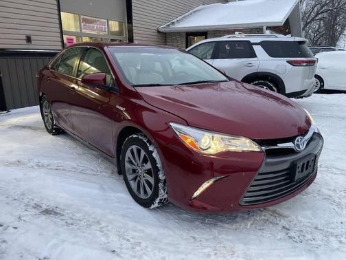 2017 Toyota Camry Hybrid XLE