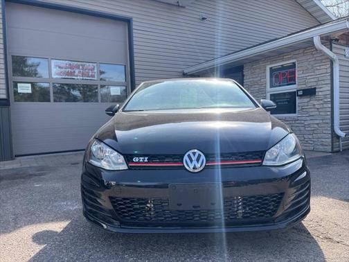 2017 Volkswagen Golf GTI 2.0T S 4-Door