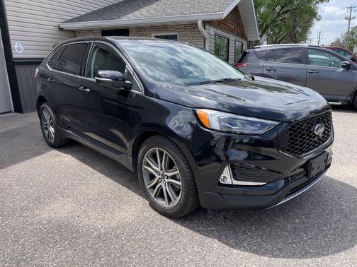 Agate Black 2019 Ford Edge Titanium