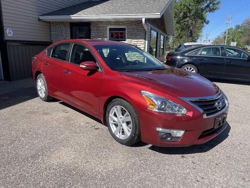 Cayenne Red 2015 Nissan Altima 2.5 SV