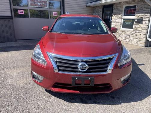 Cayenne Red 2015 Nissan Altima 2.5 SV