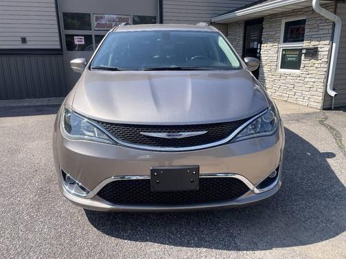 Molten Silver 2017 Chrysler Pacifica Touring-L