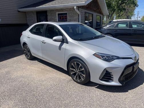 Classic Silver Metallic 2019 Toyota Corolla XSE