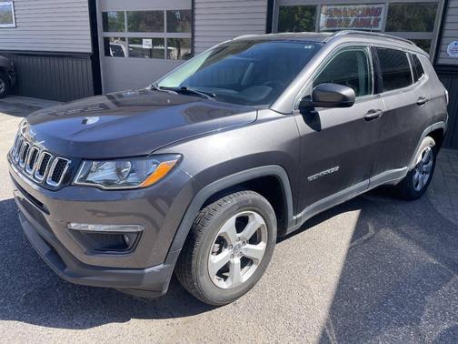 Granite Crystal Metallic Clearcoat 2018 Jeep Compass Latitude