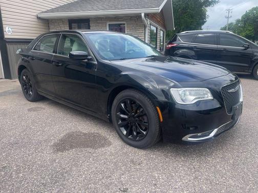 2018 Chrysler 300 Touring