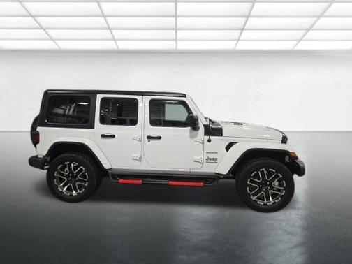 Bright White Clearcoat 2019 Jeep Wrangler Unlimited Sahara