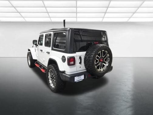 Bright White Clearcoat 2019 Jeep Wrangler Unlimited Sahara