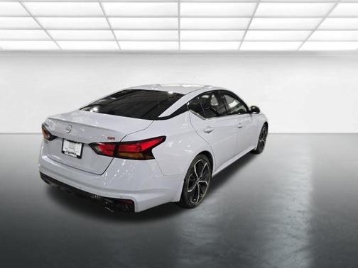 Gray Sky Pearl 2024 Nissan Altima SR FWD