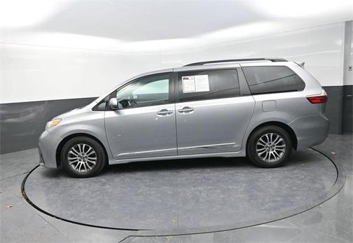 2018 Toyota Sienna XLE