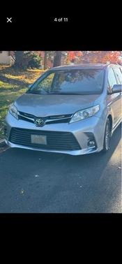 2018 Toyota Sienna XLE