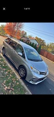 2018 Toyota Sienna XLE