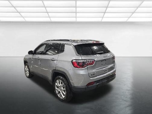 Billet Silver Metallic Clearcoat 2022 Jeep Compass Latitude Lux