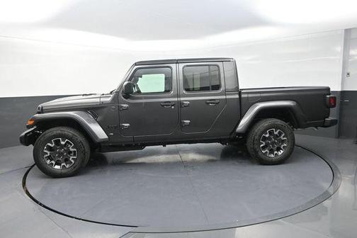 Granite Crystal Metallic Clearcoat 2026 Jeep Gladiator Sahara 4x4