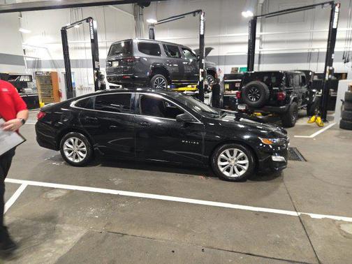 Mosaic Black Metallic 2019 Chevrolet Malibu LT