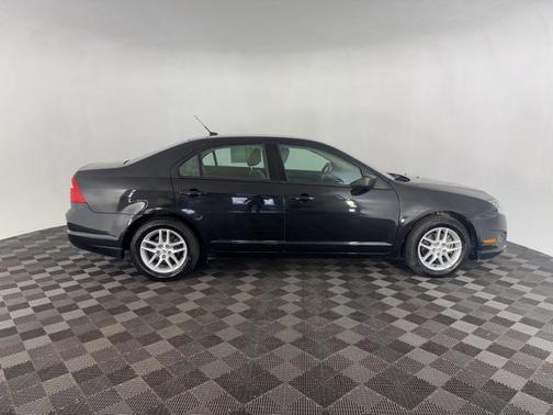 2010 Ford Fusion S