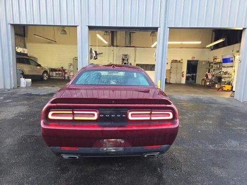 2017 Dodge Challenger SXT