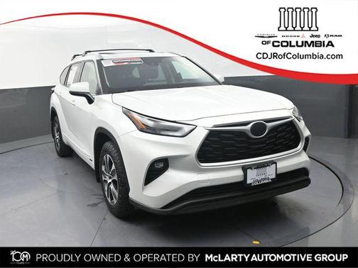 Wind Chill Pearl 2022 Toyota Highlander Hybrid XLE