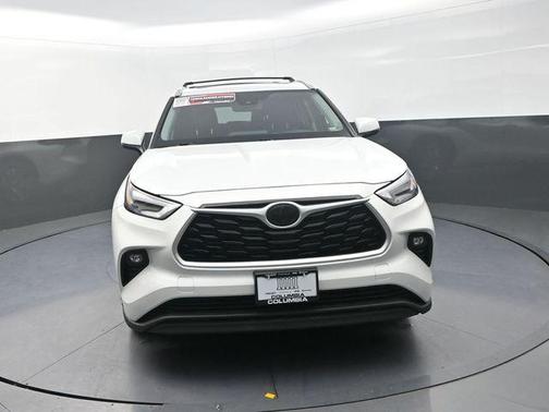 Wind Chill Pearl 2022 Toyota Highlander Hybrid XLE