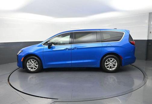 Hydro Blue Pearlcoat 2027 Chrysler Pacifica L