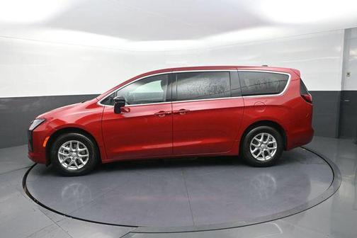 Red Hot Pearlcoat 2027 Chrysler Pacifica L