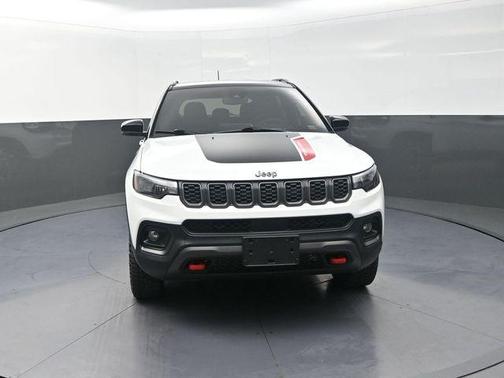 Bright White Clearcoat 2026 Jeep Compass Trailhawk