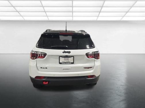 Bright White Clearcoat 2026 Jeep Compass Trailhawk