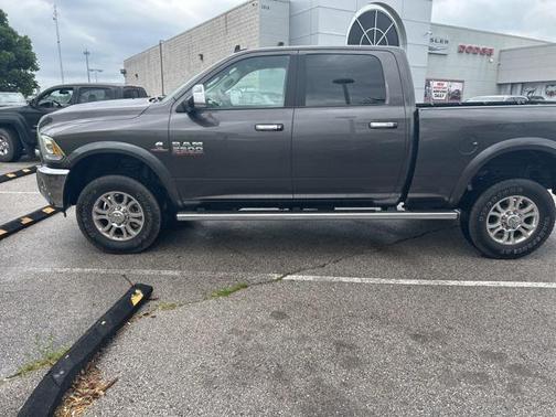 2017 RAM 2500 Laramie Crew Cab 4x4 6'4' Box