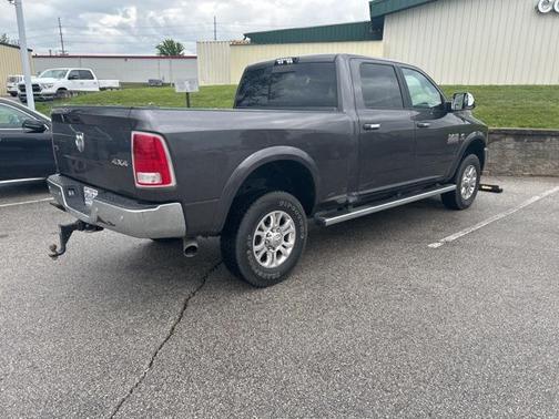 2017 RAM 2500 Laramie Crew Cab 4x4 6'4' Box