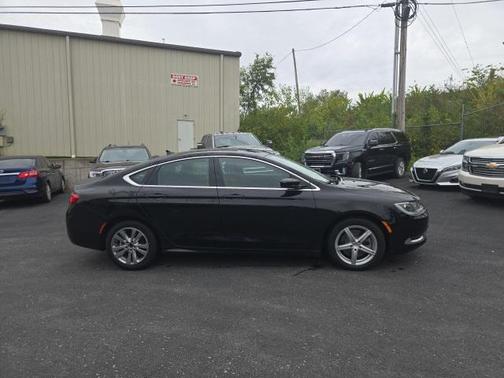 2016 Chrysler 200 Limited