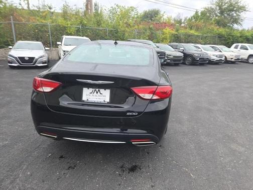 2016 Chrysler 200 Limited
