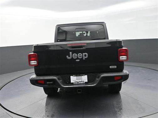 2022 Jeep Gladiator Overland