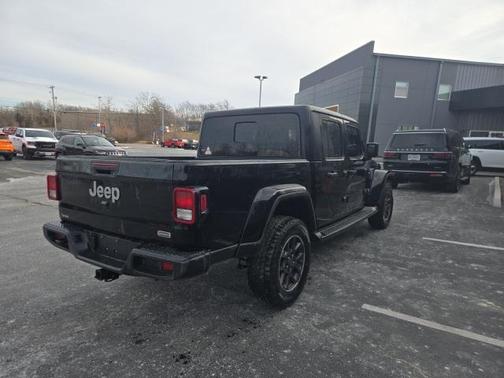 2022 Jeep Gladiator Overland