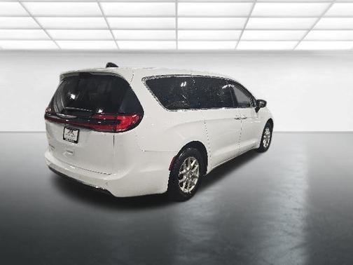 Bright White Clearcoat 2024 Chrysler Pacifica Touring L