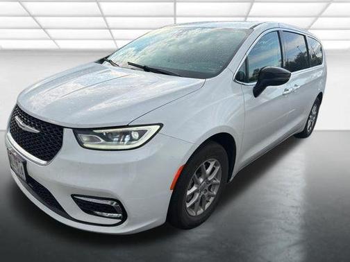 Bright White Clearcoat 2024 Chrysler Pacifica Touring L