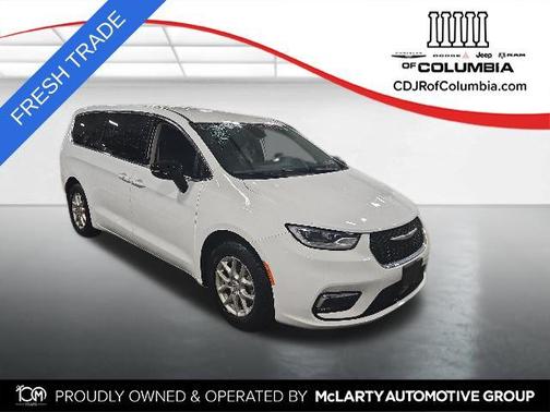Bright White Clearcoat 2024 Chrysler Pacifica Touring L
