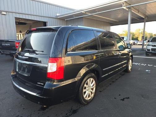 2015 Chrysler Town & Country Limited Platinum