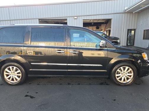 2015 Chrysler Town & Country Limited Platinum