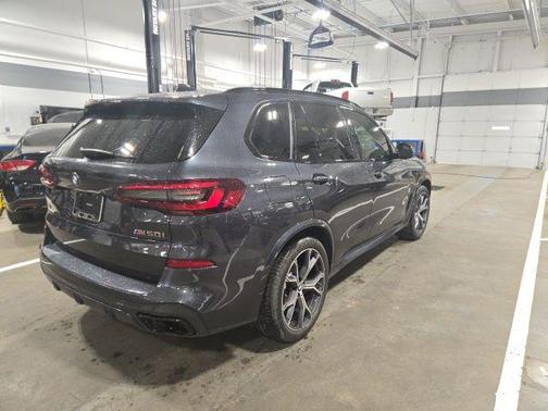 2021 BMW X5 M50i