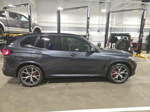 2021 BMW X5 M50i