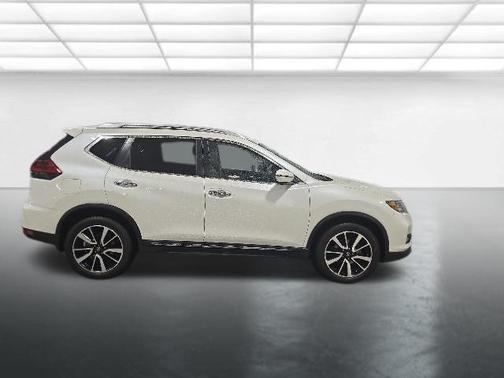 Pearl White Tricoat 2019 Nissan Rogue SL