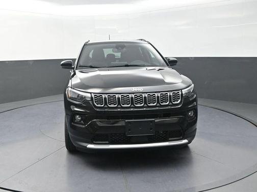 Diamond Black Crystal Pearlcoat 2026 Jeep Compass Limited