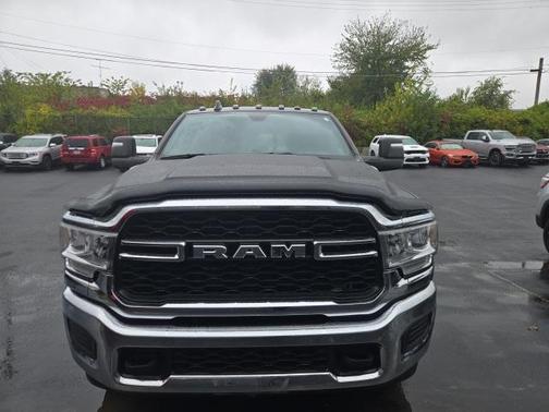 2024 RAM 3500 Tradesman Crew Cab 4x4 8' Box